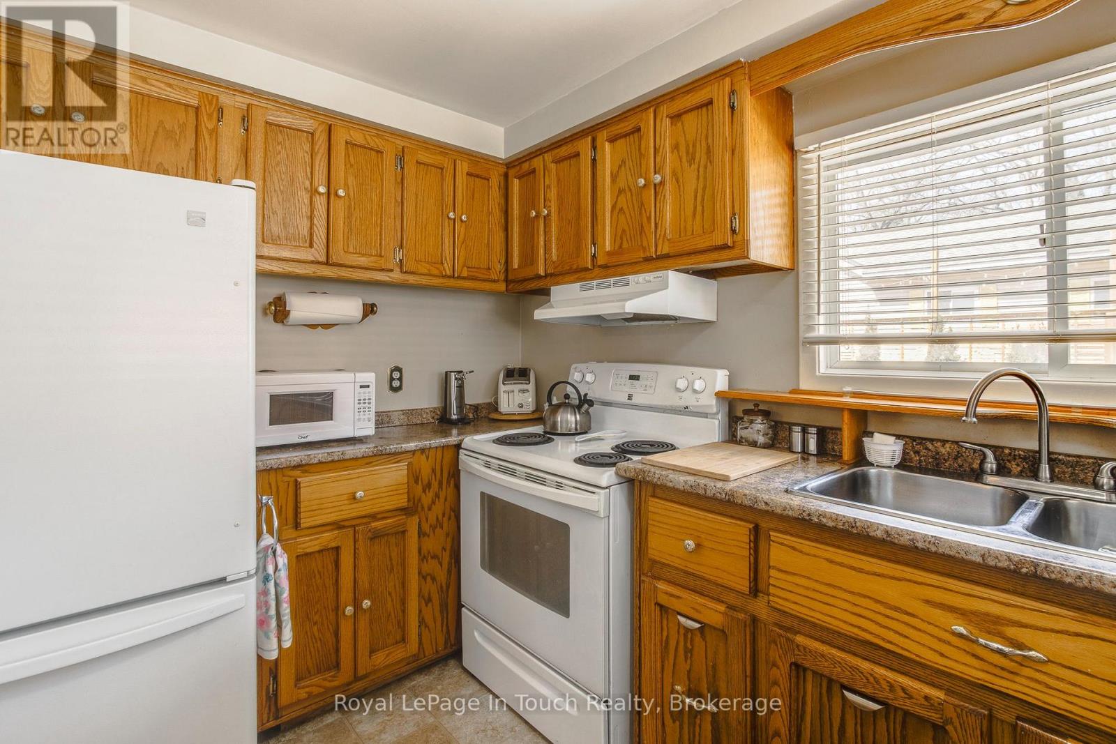 25 Yarwood Road, Tiny, Ontario  L0L 2J0 - Photo 17 - S12084008