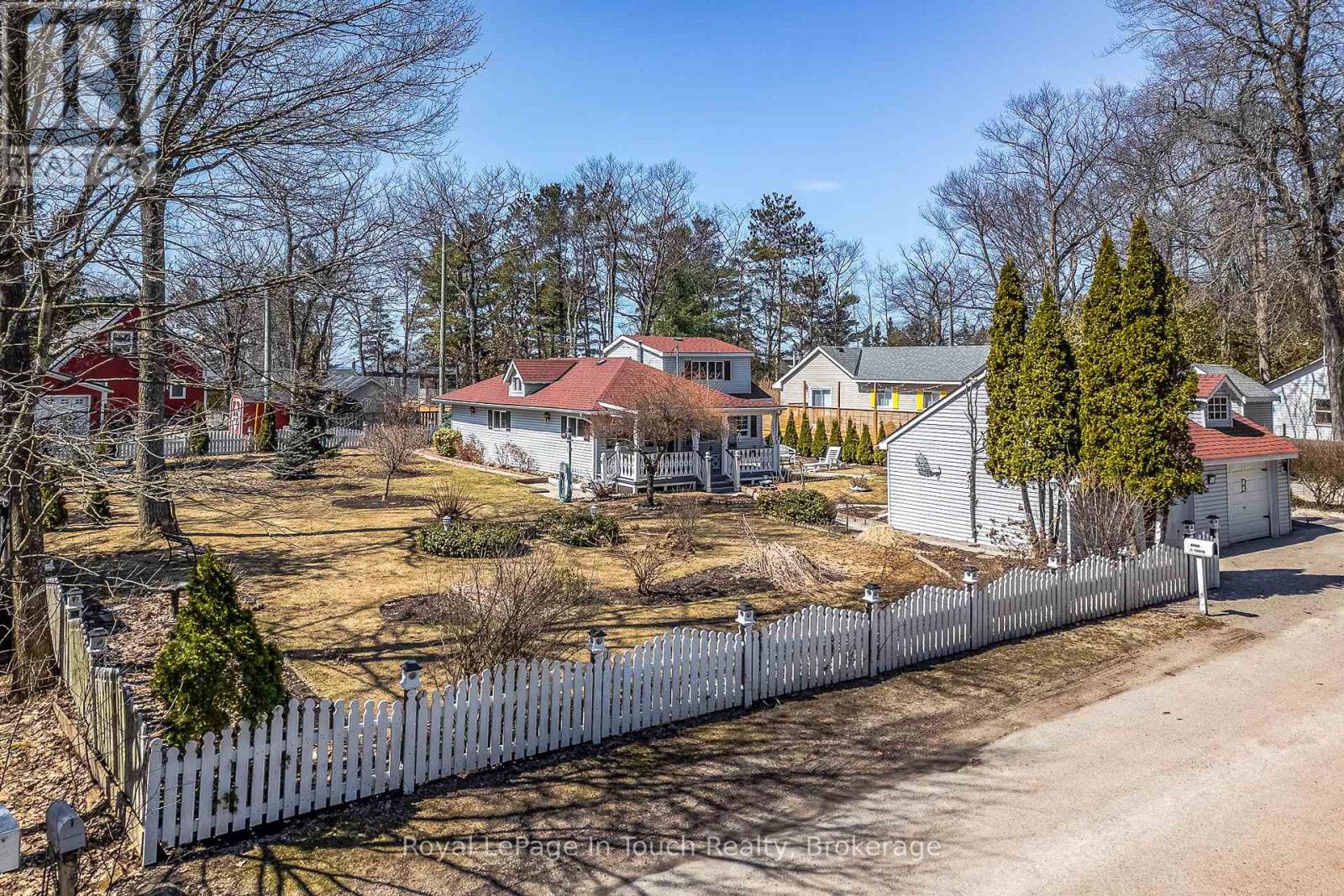 25 Yarwood Road, Tiny, Ontario  L0L 2J0 - Photo 8 - S12084008