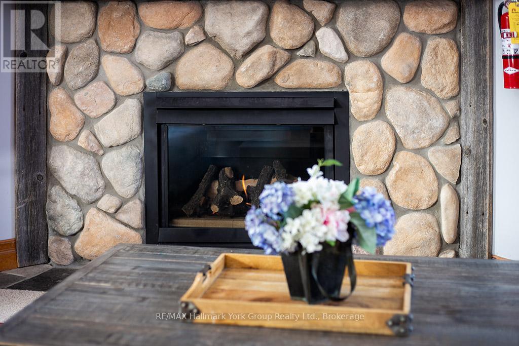 217 - 184 Snowbridge Way, Blue Mountains, Ontario  L9Y 0V1 - Photo 12 - X12083999