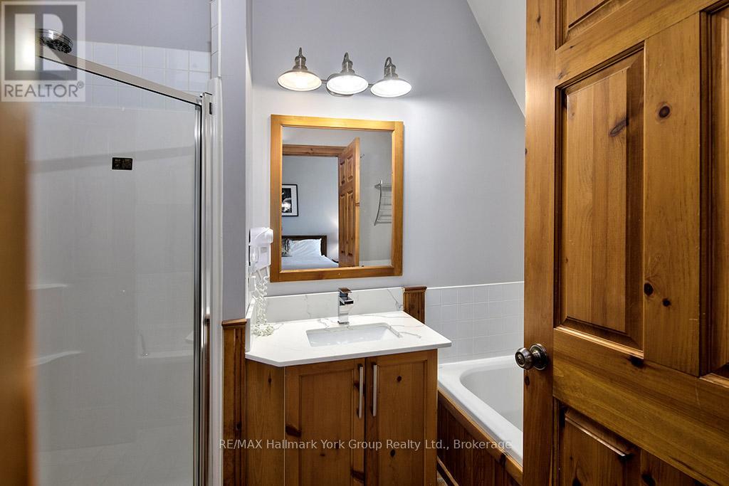 217 - 184 Snowbridge Way, Blue Mountains, Ontario  L9Y 0V1 - Photo 32 - X12083999