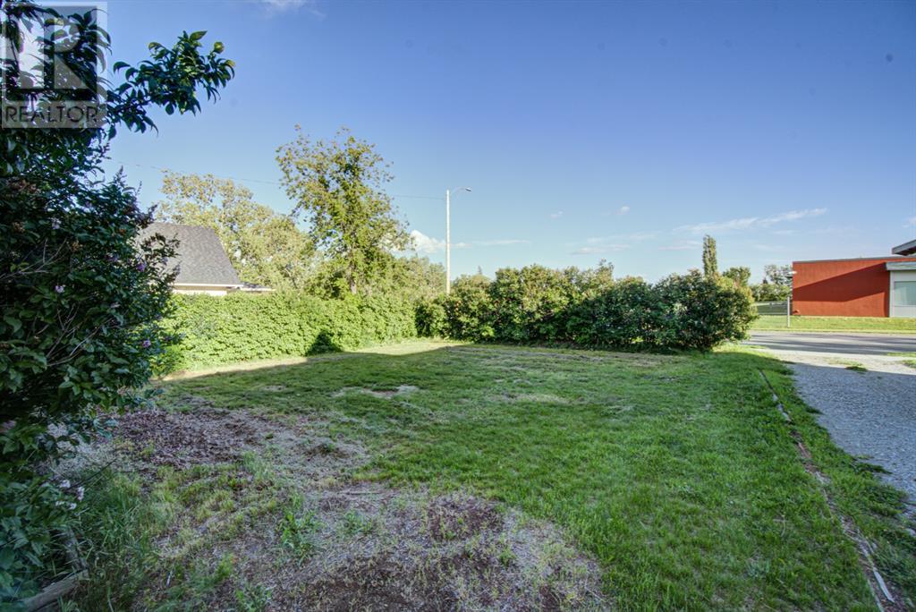 Property at 317 Dufferin Street image 2