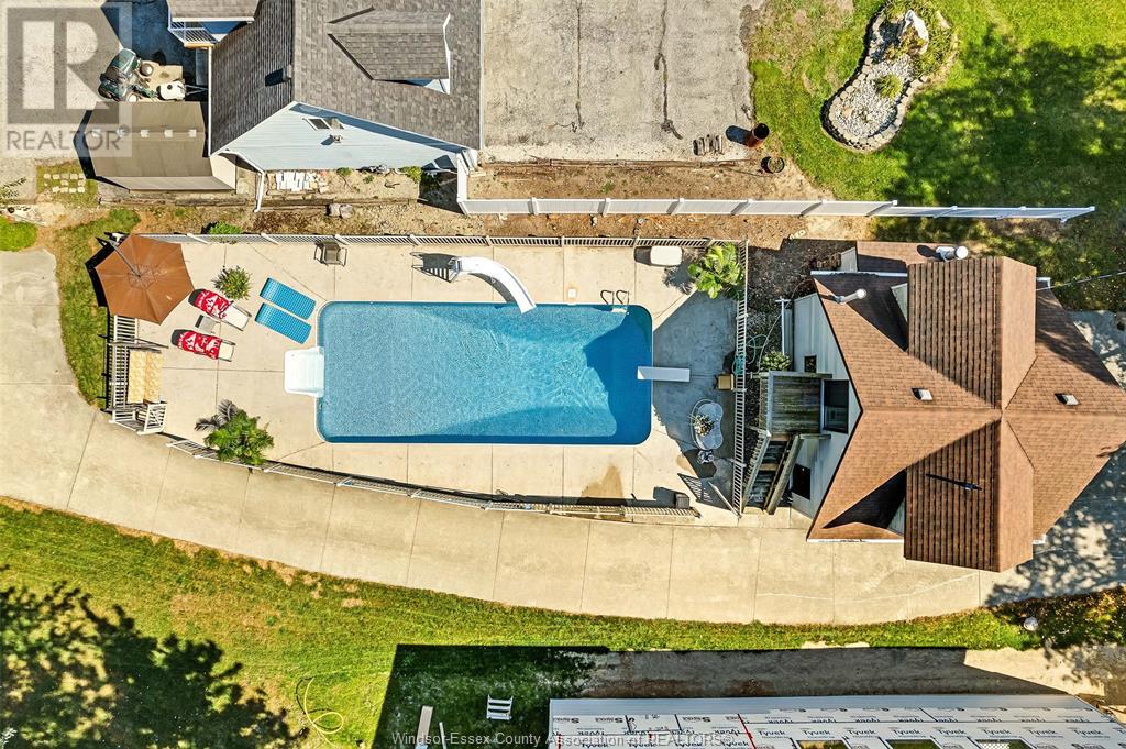 Property at 385 LAKEVIEW DRIVE image 3