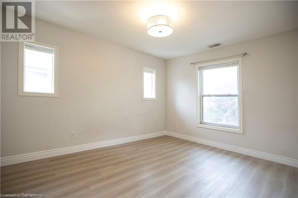 49 Fairleigh Avenue Unit# 2, Hamilton, Ontario  L8M 2K1 - Photo 5 - 40717202