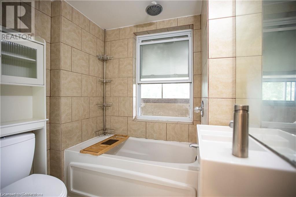 49 Fairleigh Avenue Unit# 2, Hamilton, Ontario  L8M 2K1 - Photo 7 - 40717202
