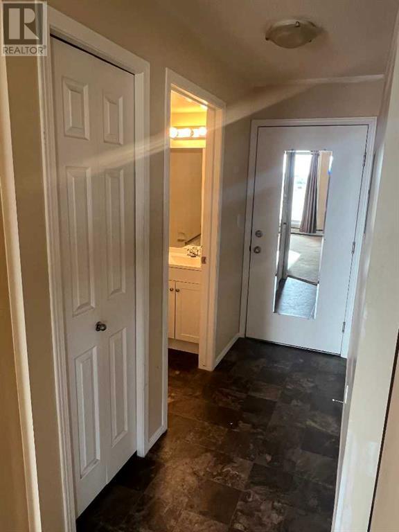 112, 1616 Saamis Drive Nw, Medicine Hat, Alberta  T1C 4X2 - Photo 14 - A2211707