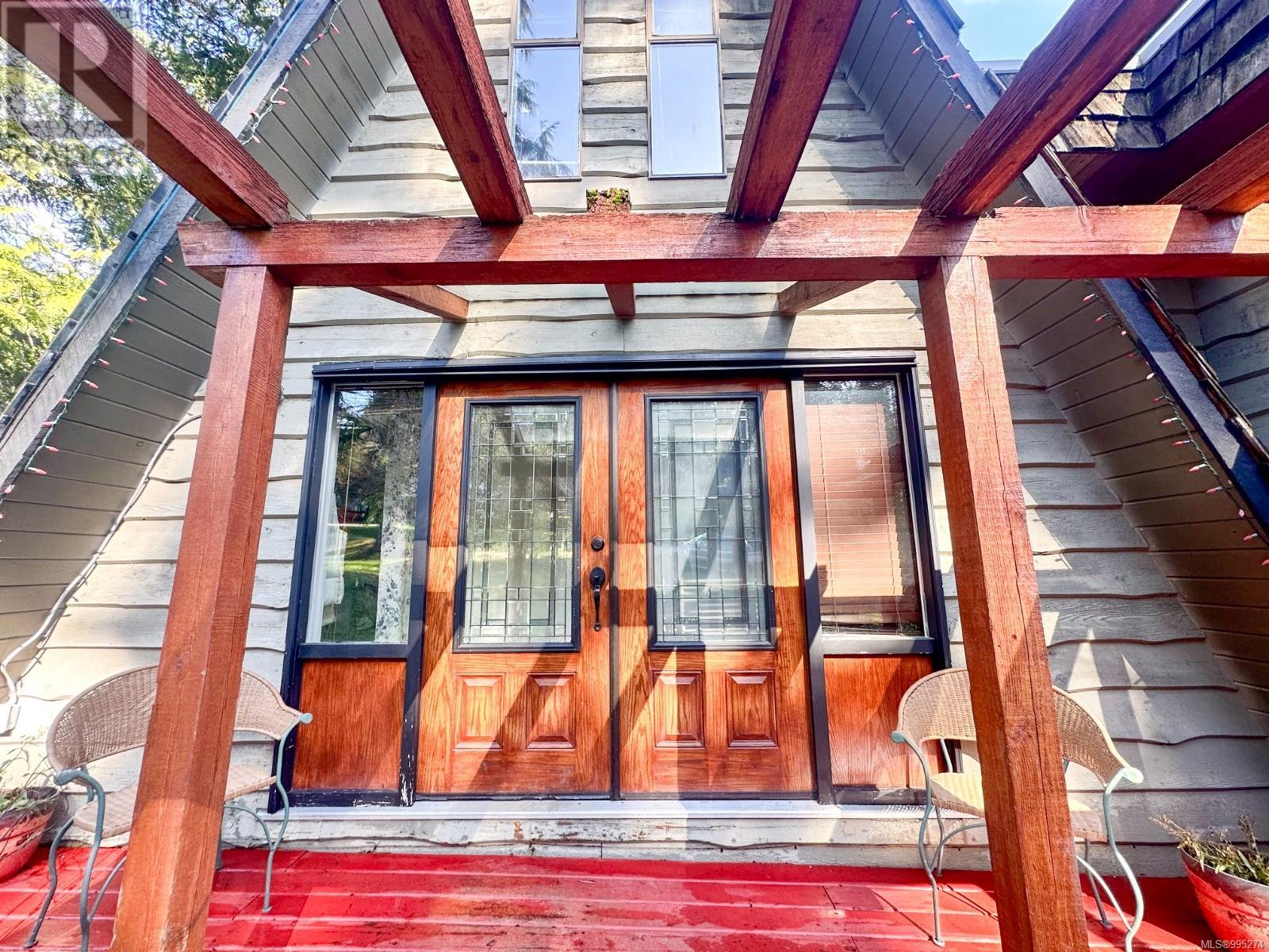 Property at 28 Lebarz Rd image 4