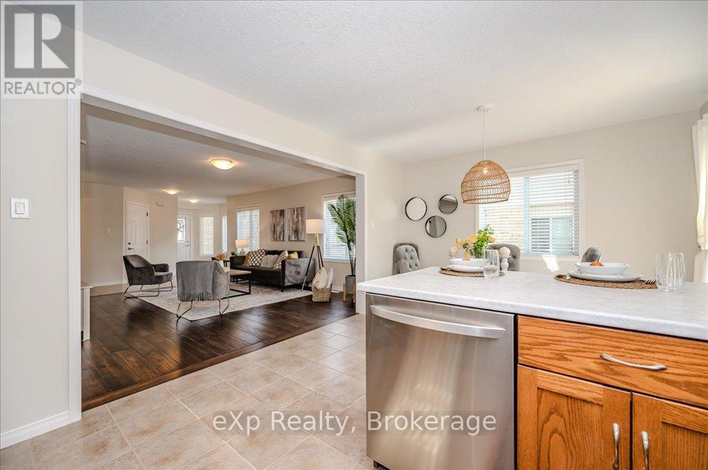 216 Severn Drive, Guelph, Ontario  N1E 0C7 - Photo 13 - X12061506