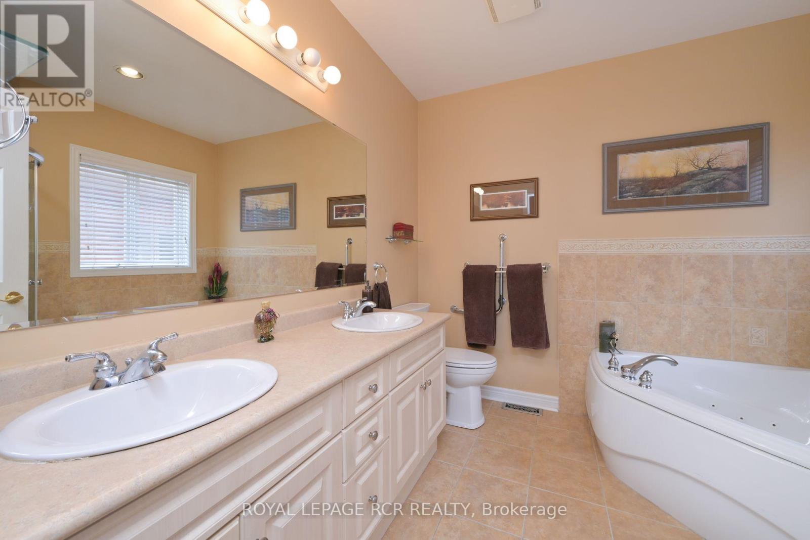 42 Napa Ridge, New Tecumseth, Ontario  L9R 2E4 - Photo 22 - N12028071