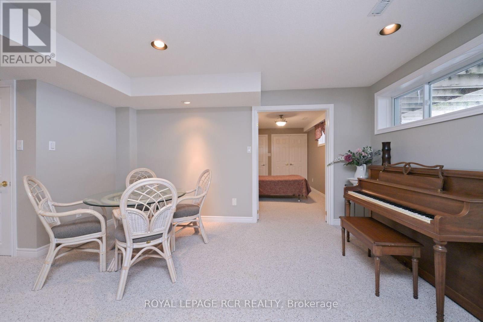 42 Napa Ridge, New Tecumseth, Ontario  L9R 2E4 - Photo 31 - N12028071