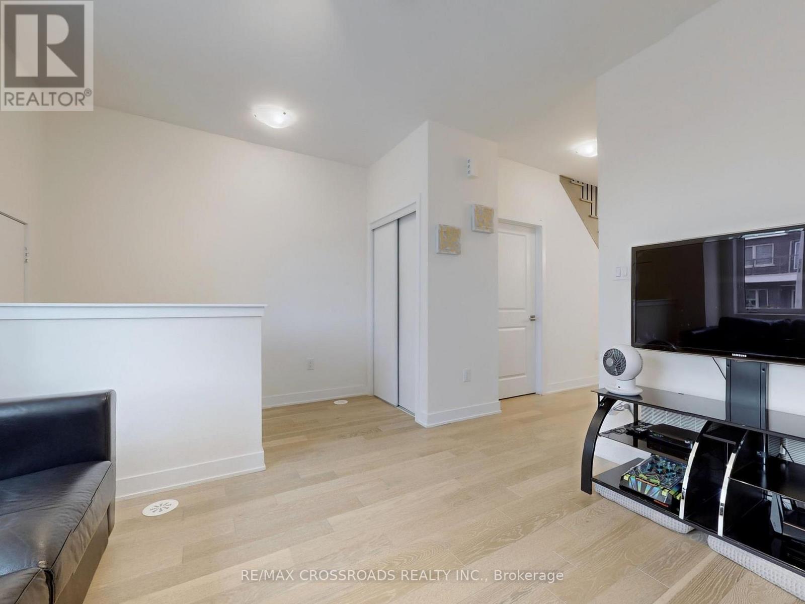 Property at 73 WILLIAM DUNCAN ROAD image 3