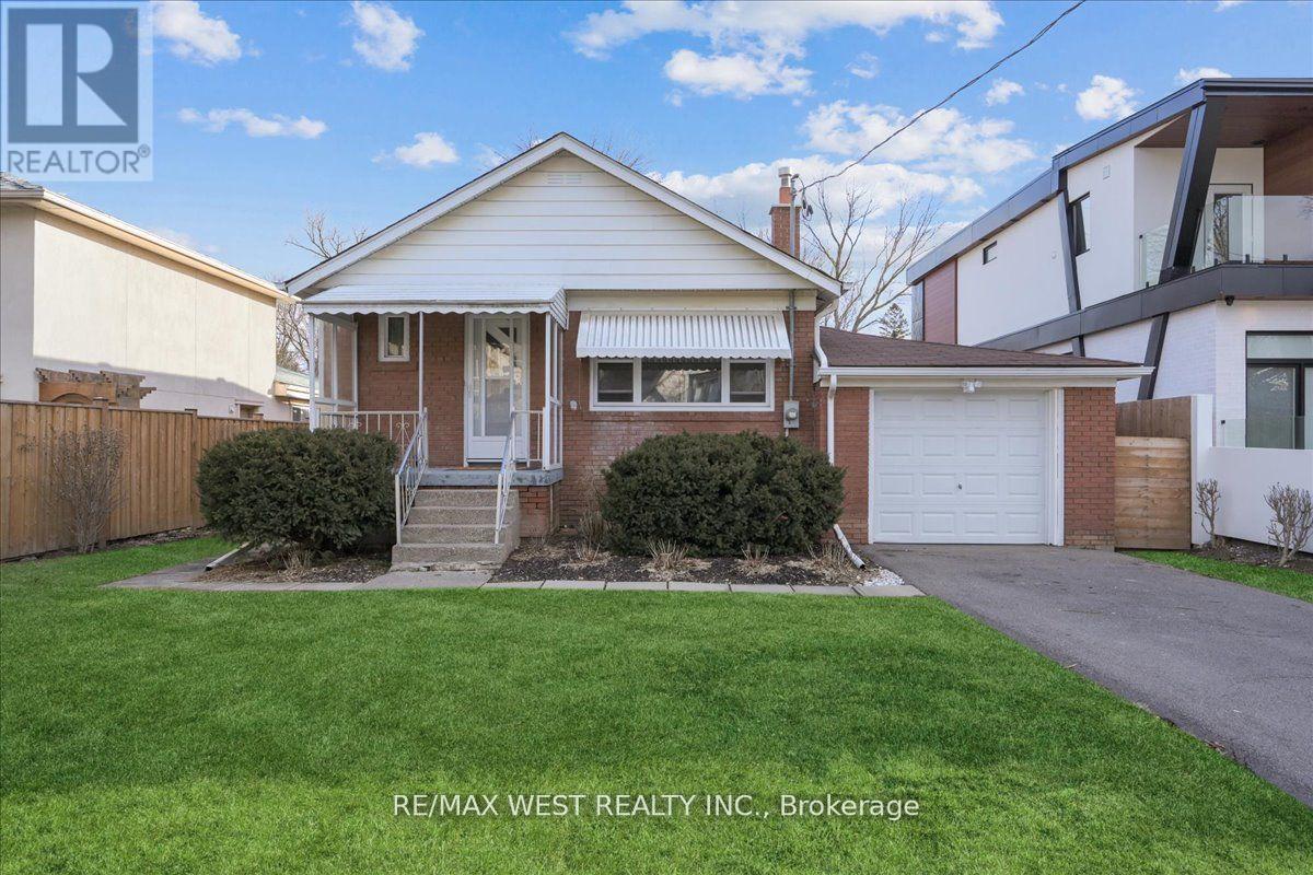 29 PRENNAN AVENUE, Toronto, Ontario