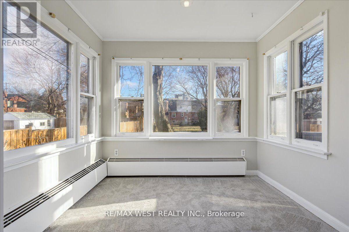 29 Prennan Avenue, Toronto, Ontario  M9B 4B7 - Photo 6 - W12083922
