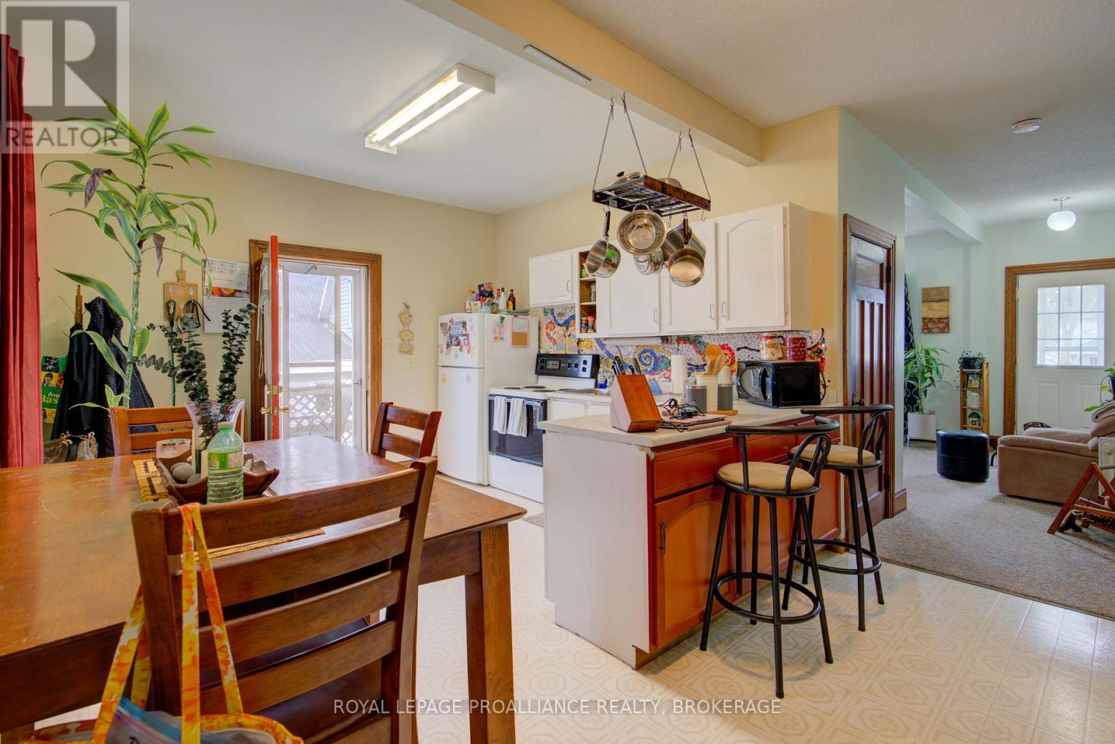 24 Rideau Street, Westport, Ontario  K0G 1X0 - Photo 11 - X12084106