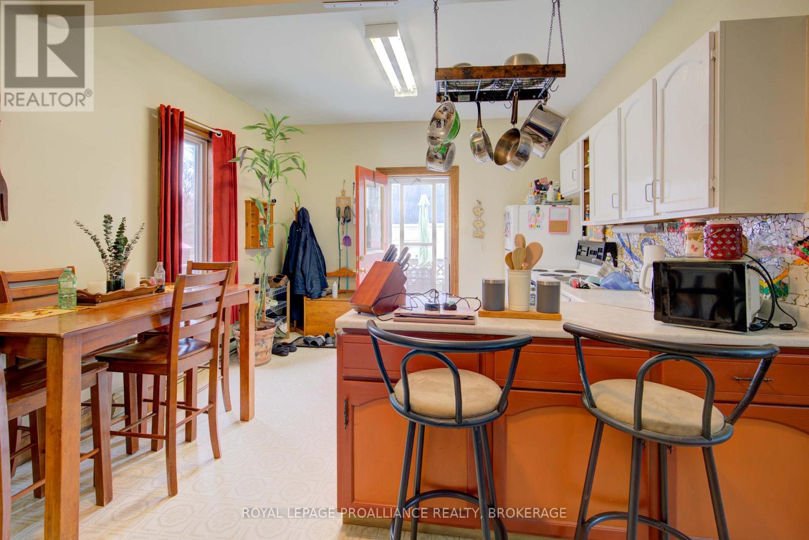 24 Rideau Street, Westport, Ontario  K0G 1X0 - Photo 12 - X12084106