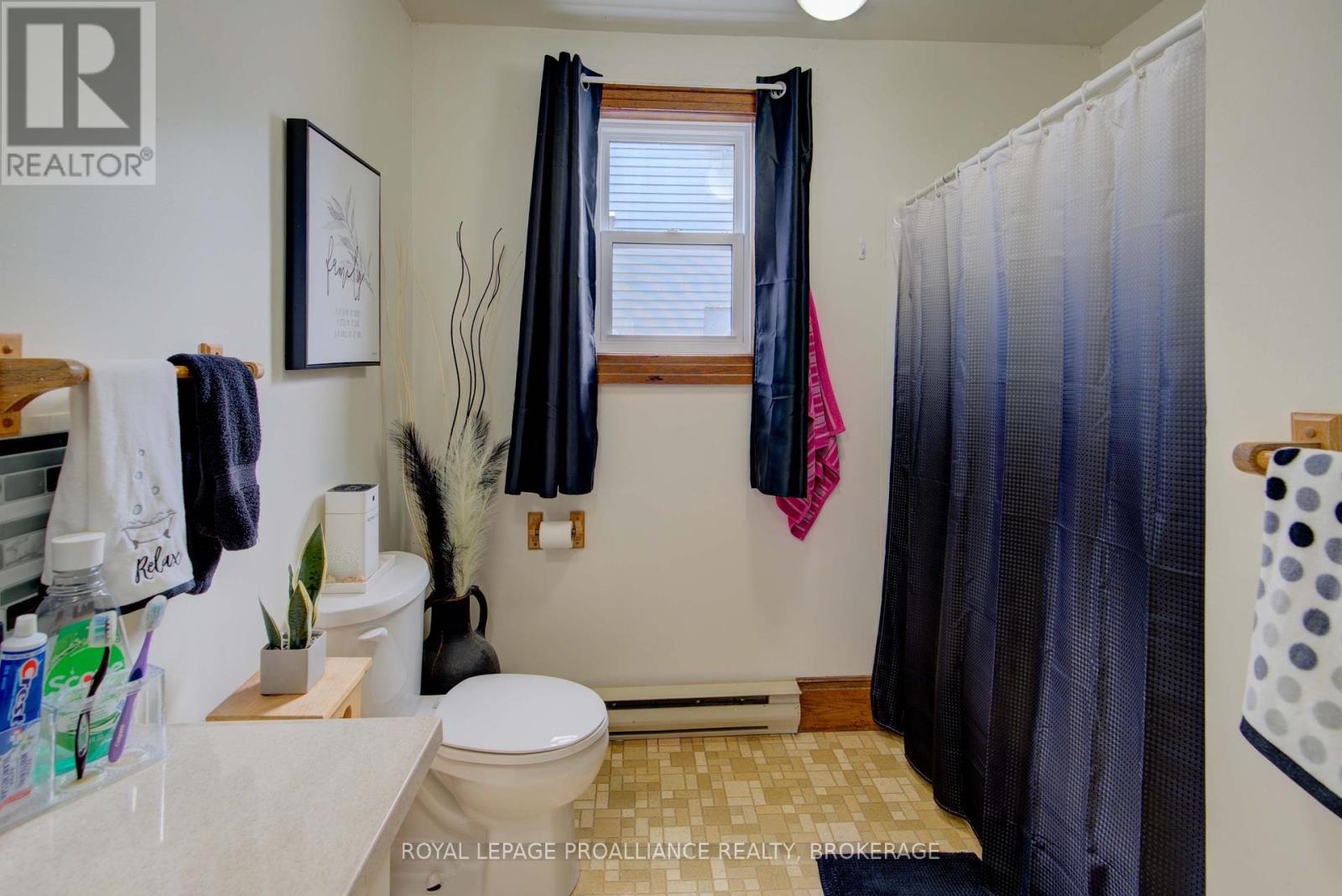 24 Rideau Street, Westport, Ontario  K0G 1X0 - Photo 14 - X12084106