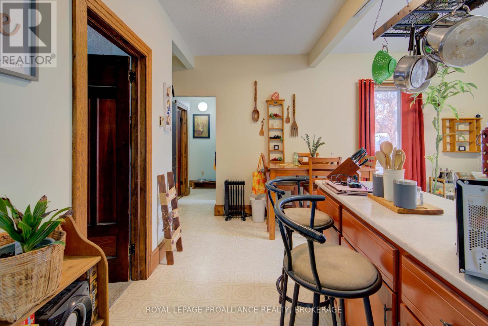 24 Rideau Street, Westport, Ontario  K0G 1X0 - Photo 18 - X12084106