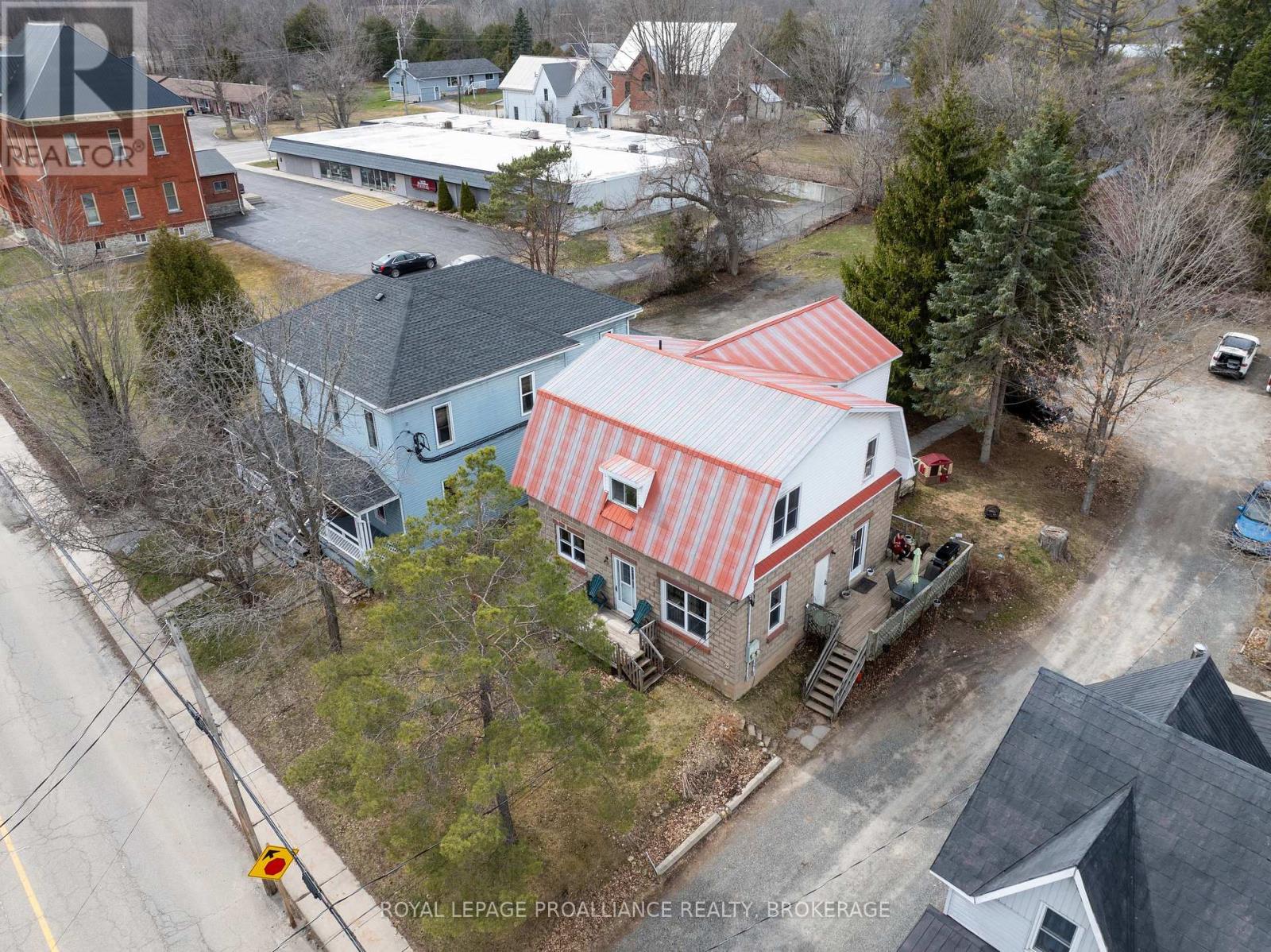 24 Rideau Street, Westport, Ontario  K0G 1X0 - Photo 4 - X12084106