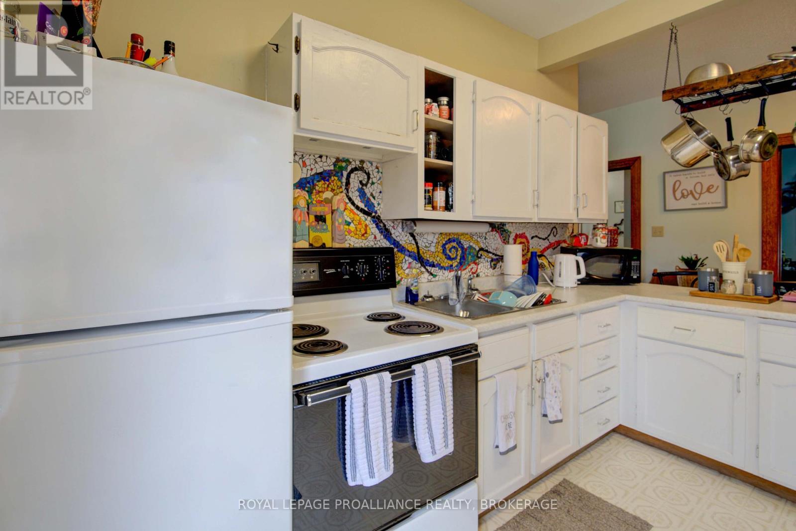 24 Rideau Street, Westport, Ontario  K0G 1X0 - Photo 9 - X12084106