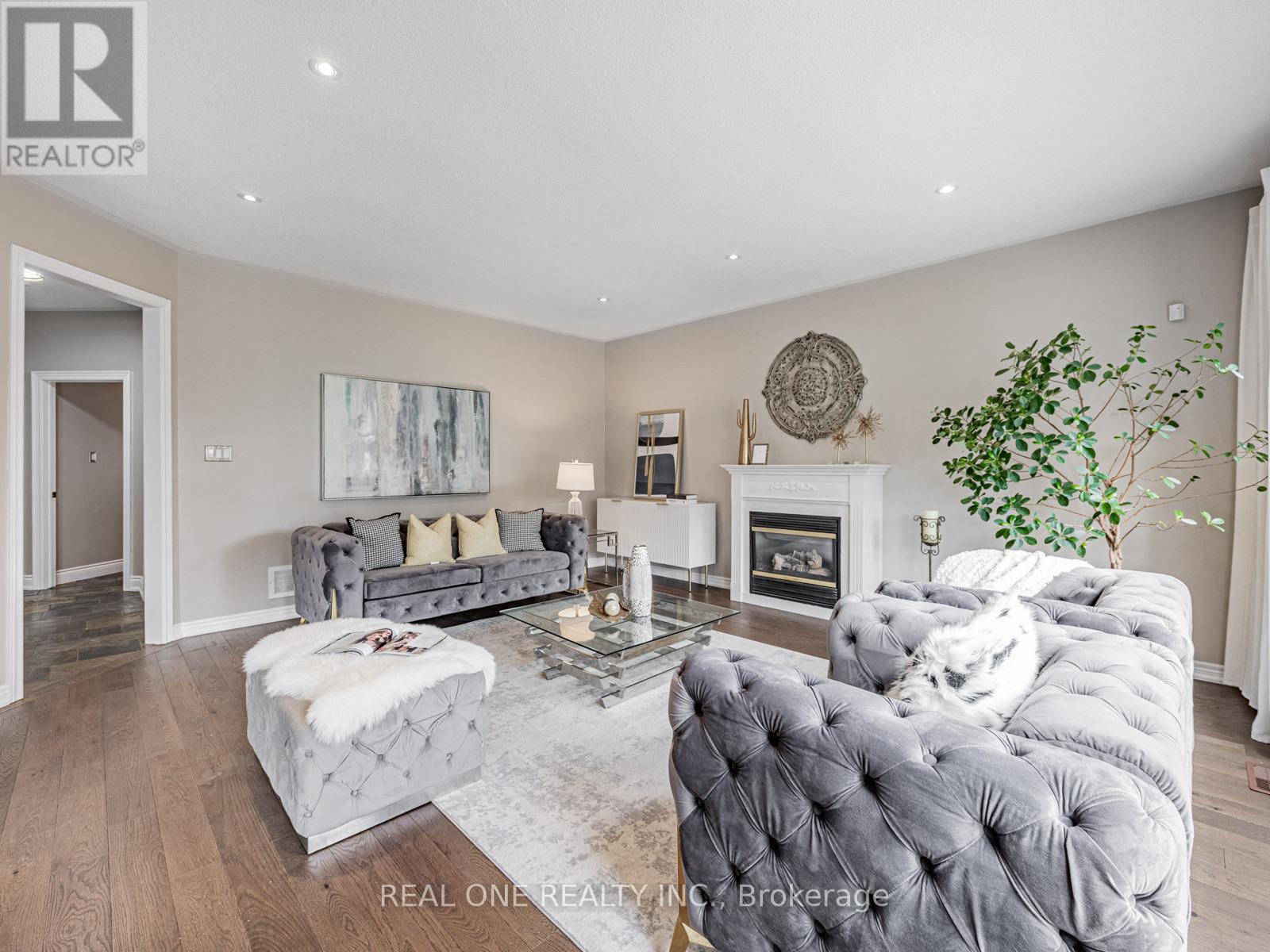 51 Hanson Crescent, Whitby, Ontario  L1M 2K9 - Photo 15 - E12083997
