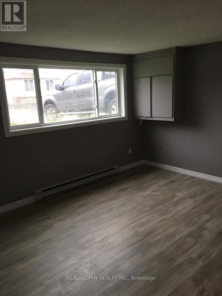 2 Christine Place, Orillia, Ontario  L3V 7P1 - Photo 11 - S12083993