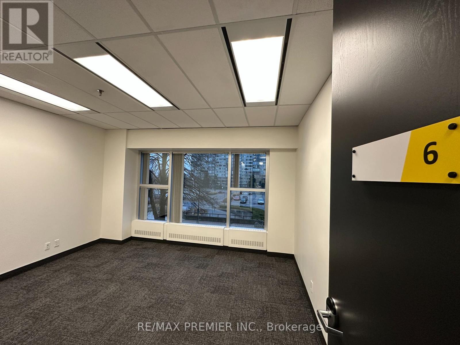 200-06 - 350 Burnhamthorpe Road W, Mississauga, Ontario  L5B 3J1 - Photo 13 - W12084030
