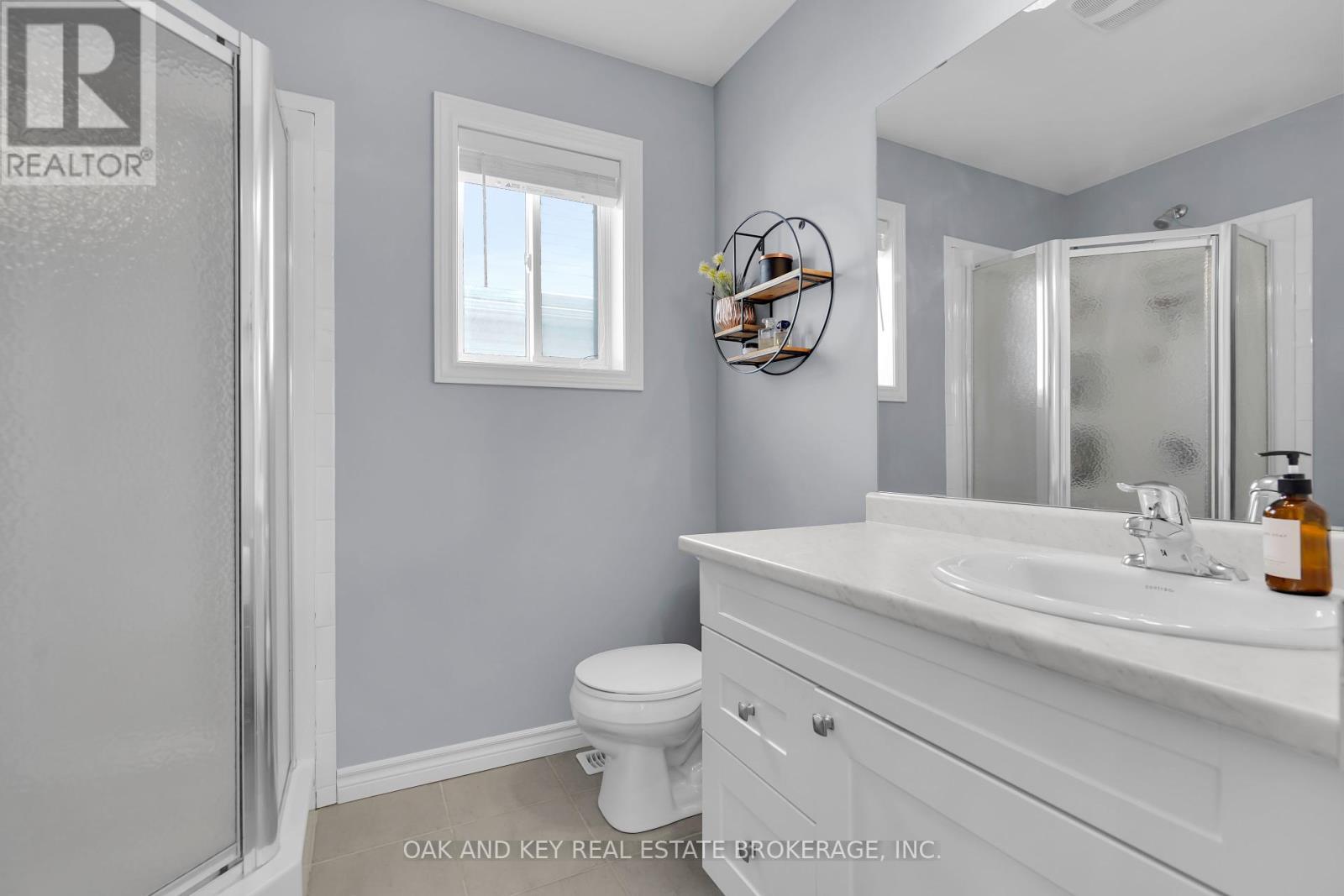 Photo 27 of 50 for 893 Silverfox Crescent
