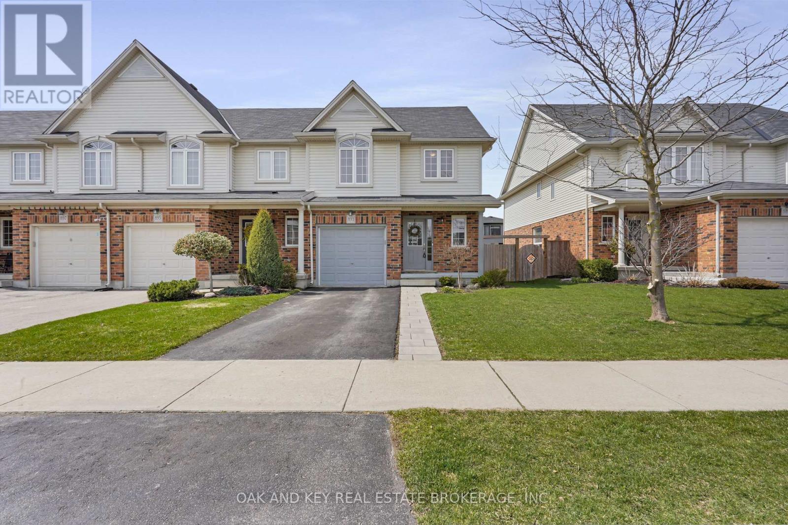 Photo 4 of 50 for 893 Silverfox Crescent