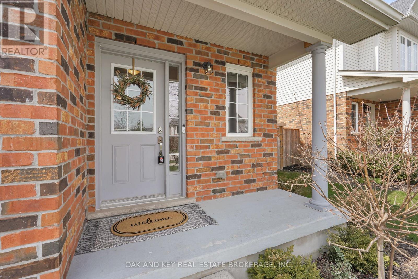 Photo 5 of 50 for 893 Silverfox Crescent
