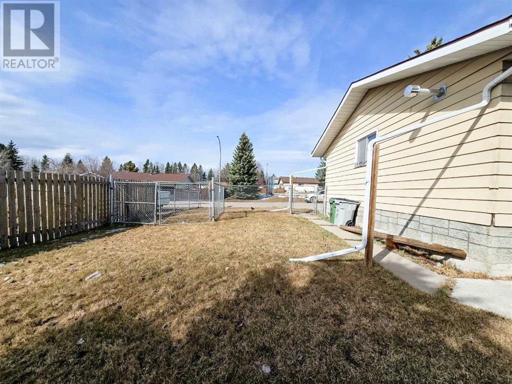 5839 10 Avenue, Edson, Alberta  T7E 1J3 - Photo 32 - A2199414