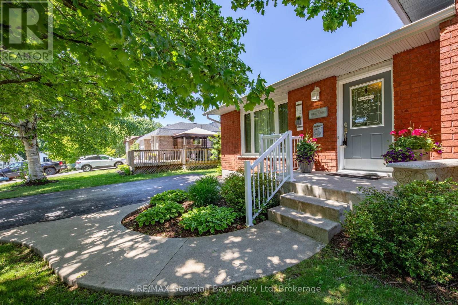 Property at 32 BONAVENTURE PLACE image 2