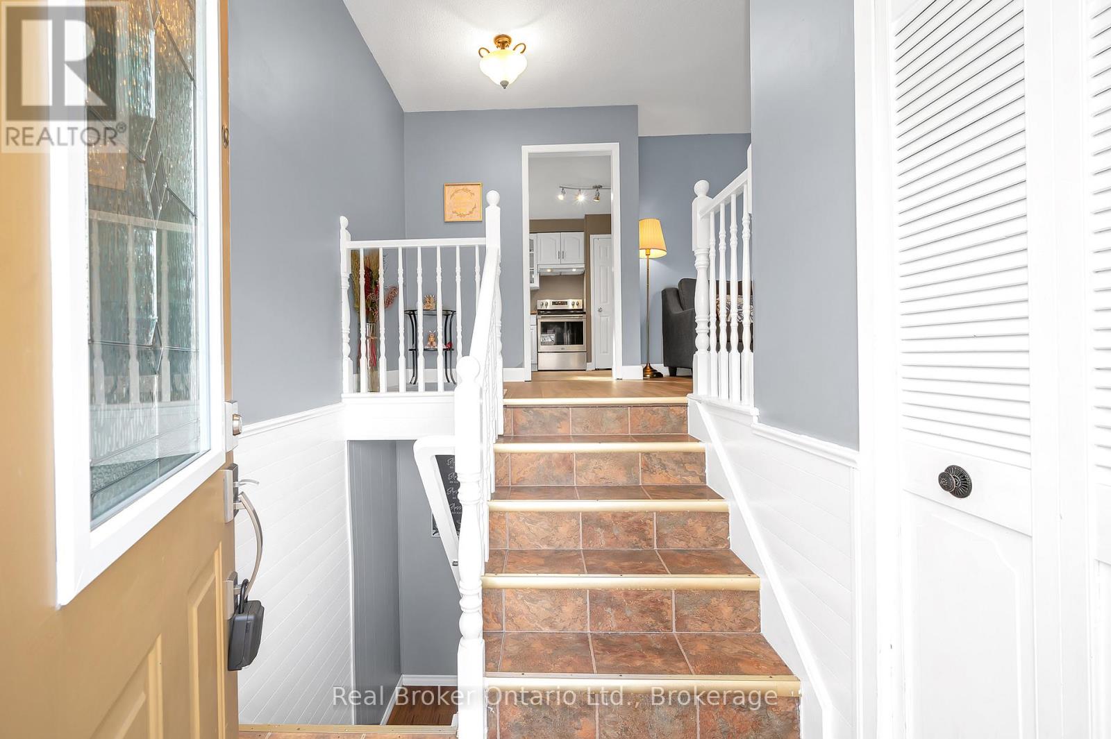 Property at 52 GREEN MAPLE DRIVE image 4