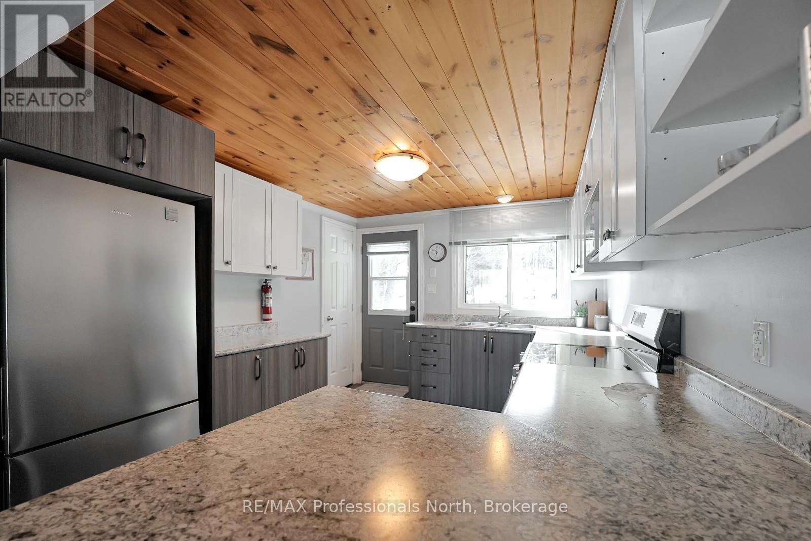 1024 Quail Run Lane, Minden Hills, Ontario  K0M 2K0 - Photo 5 - X12084081