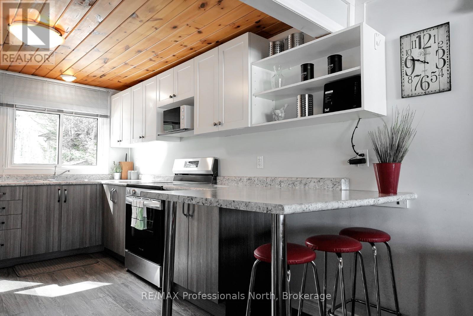 1024 Quail Run Lane, Minden Hills, Ontario  K0M 2K0 - Photo 7 - X12084081