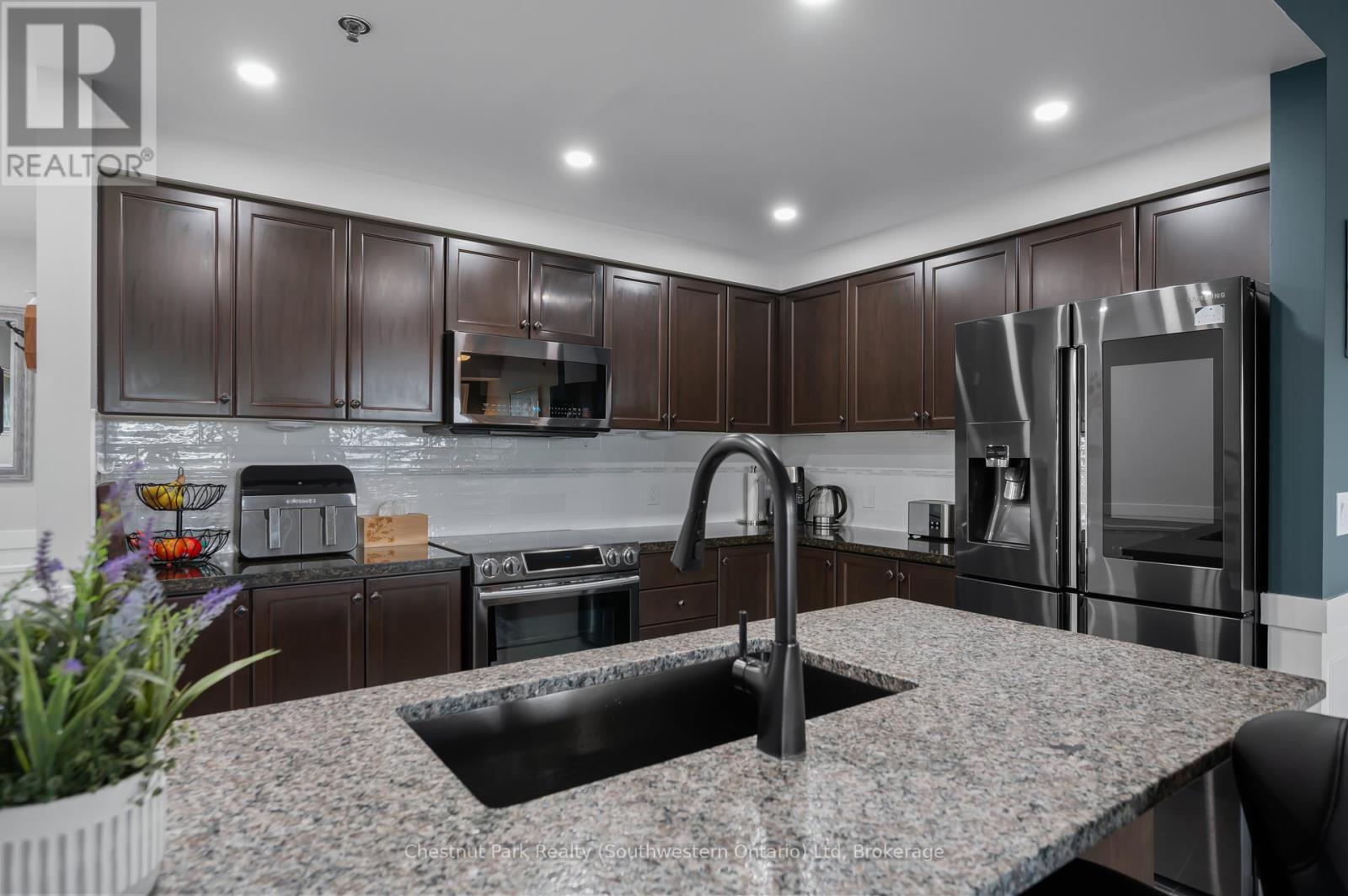 Property at 423 - 1440 GORDON STREET image 4