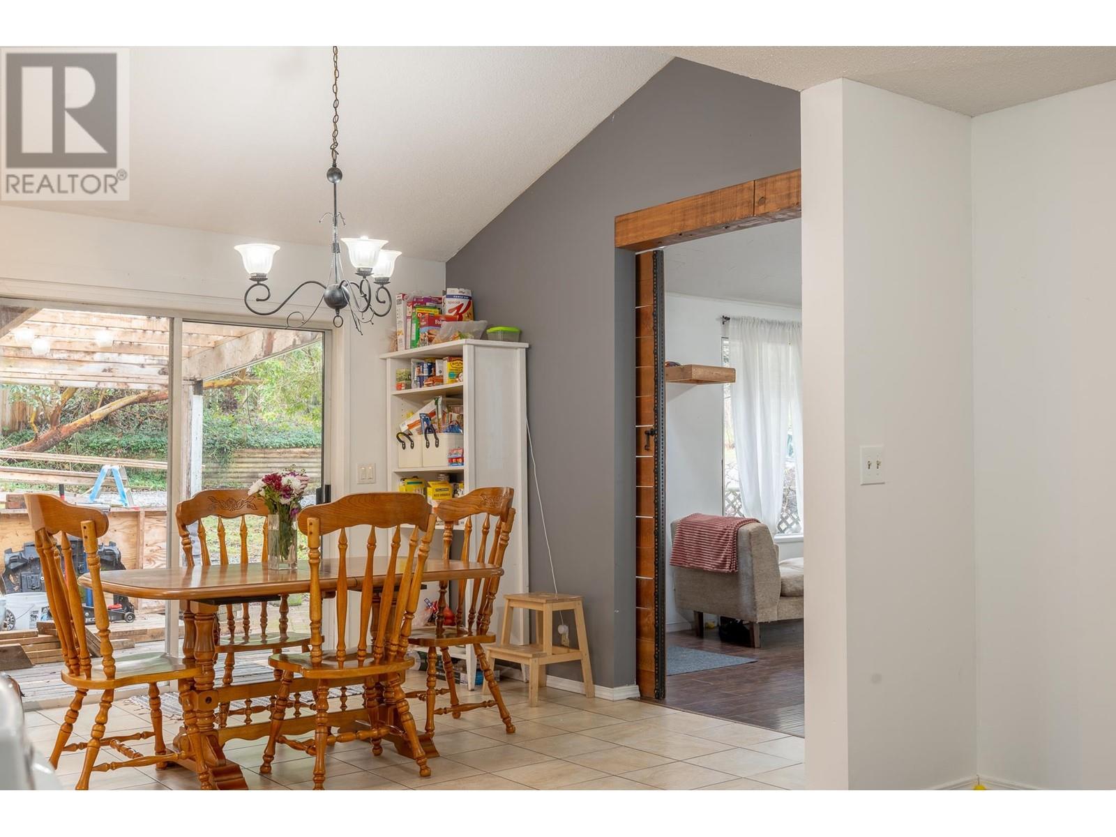 6279 Norwest Bay Road, Sechelt, British Columbia  V7Z 0M5 - Photo 11 - R2990440