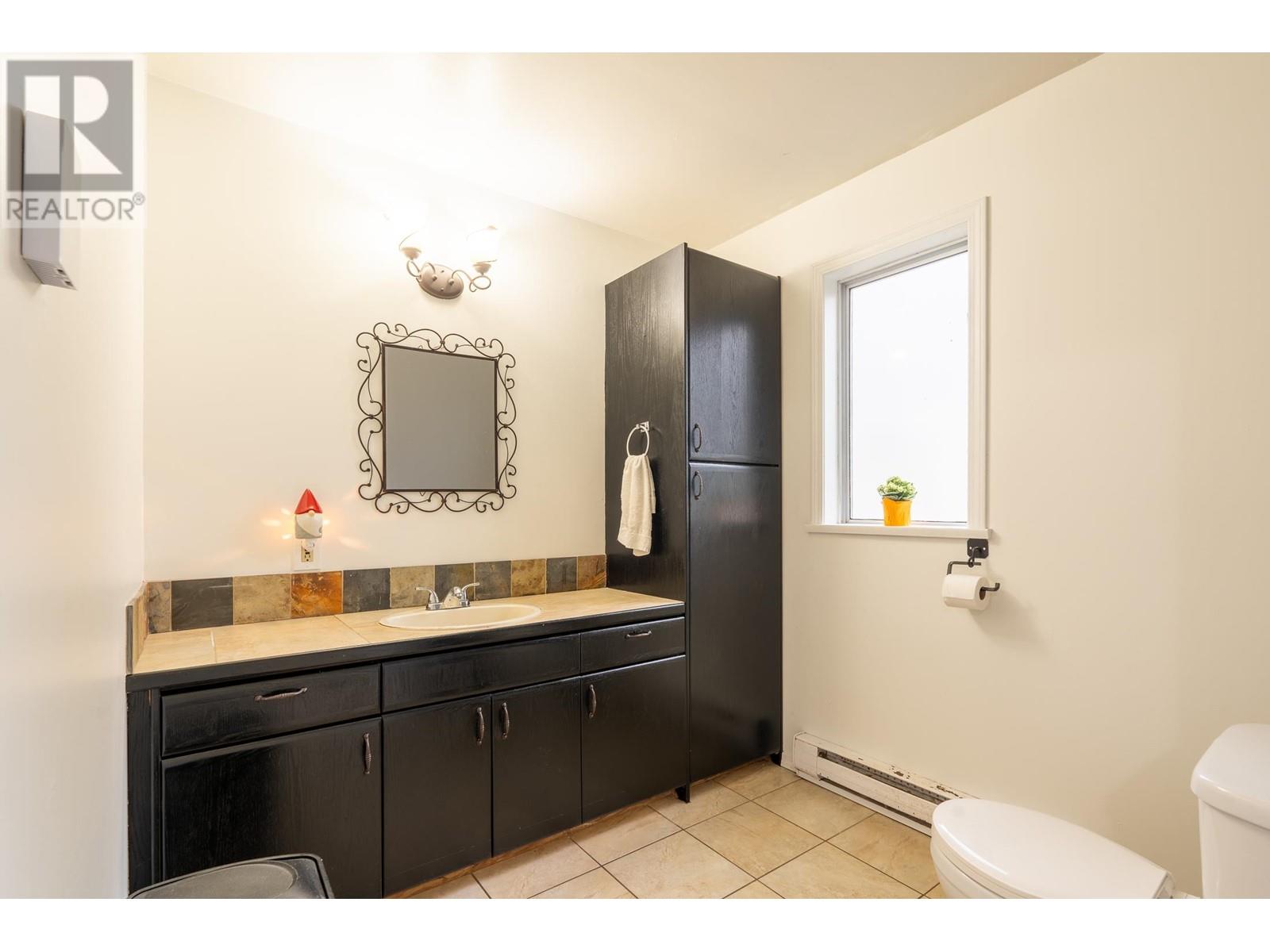 6279 Norwest Bay Road, Sechelt, British Columbia  V7Z 0M5 - Photo 15 - R2990440