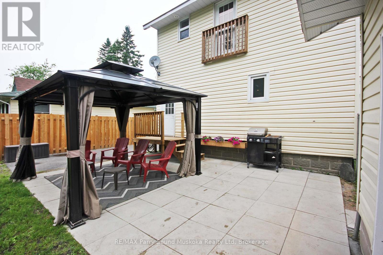 Property at 8 MEADOW STREET image 4