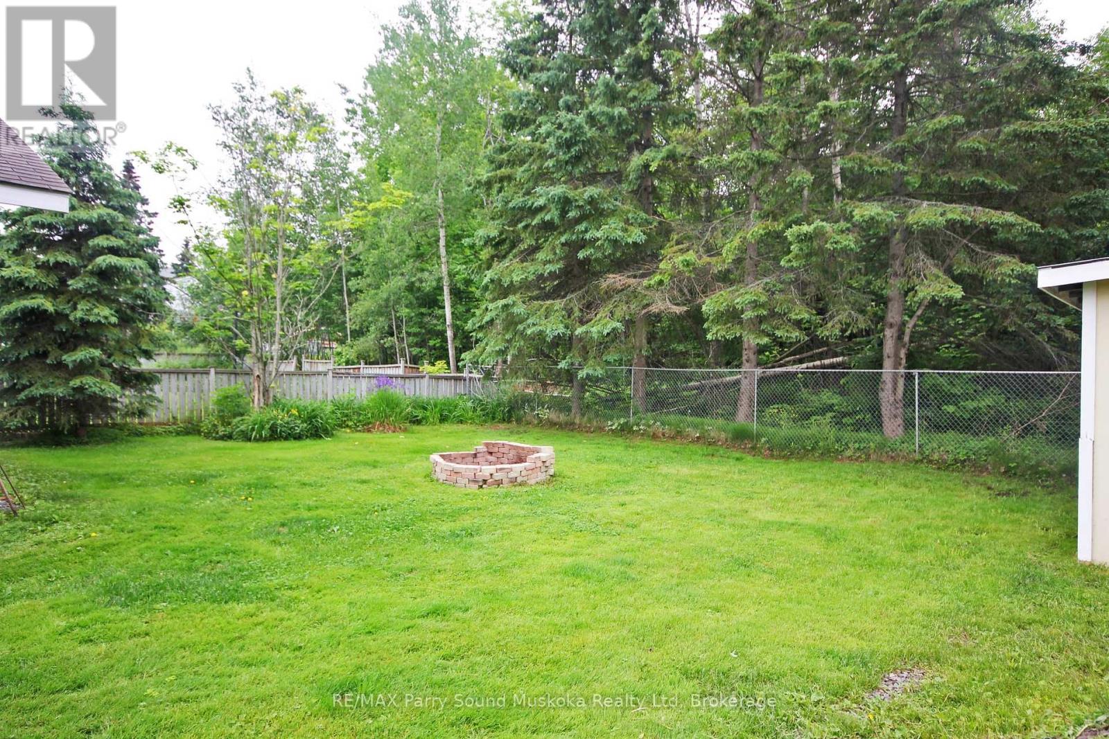8 Meadow Street, Parry Sound, Ontario  P2A 2L9 - Photo 7 - X12007472