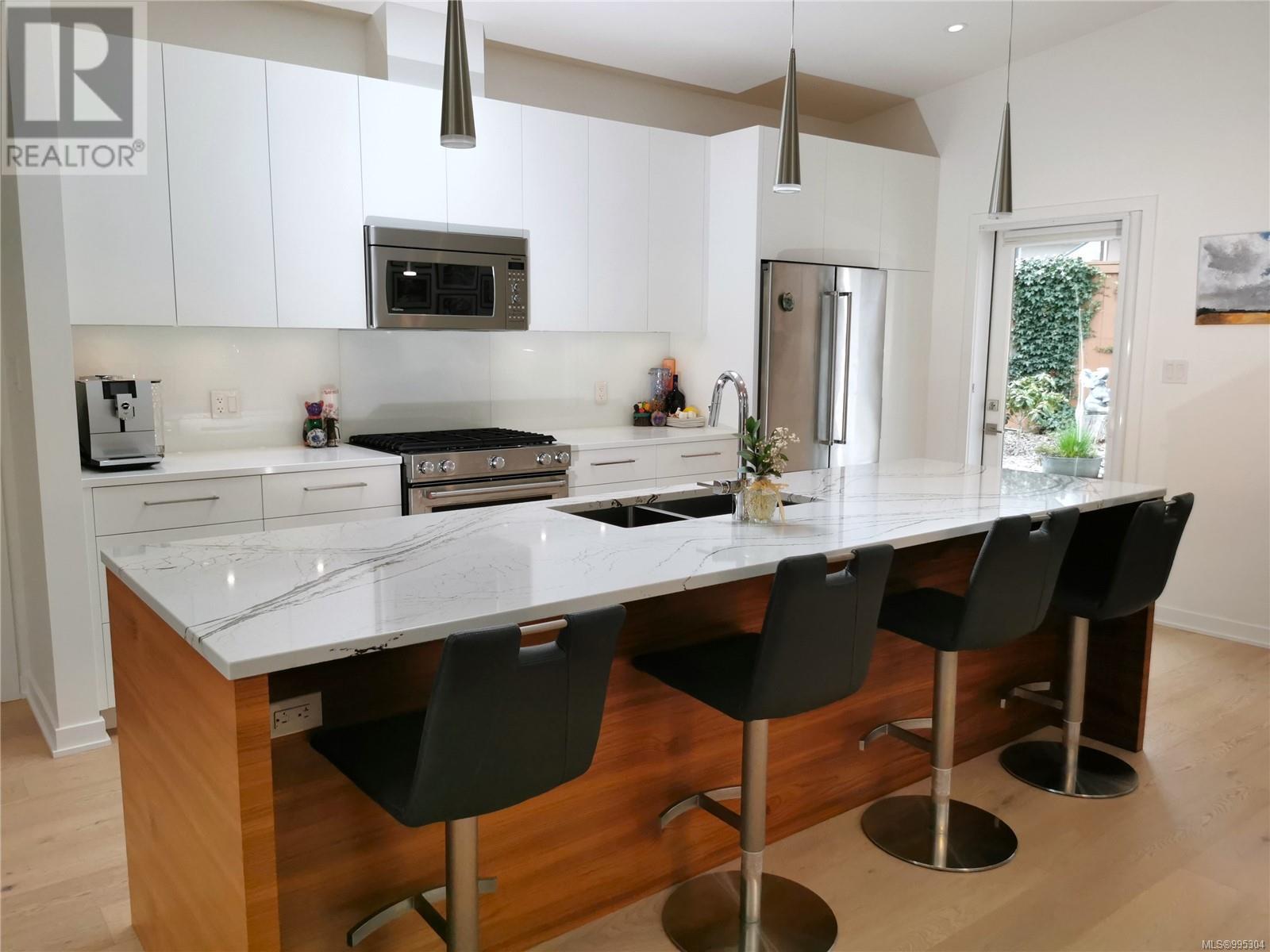 Property at 10382 Allbay Rd image 3