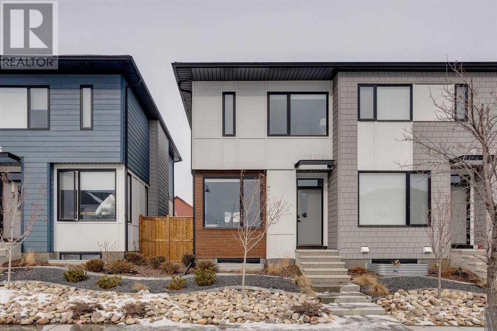 Property at 122 Homestead Boulevard NE image 1