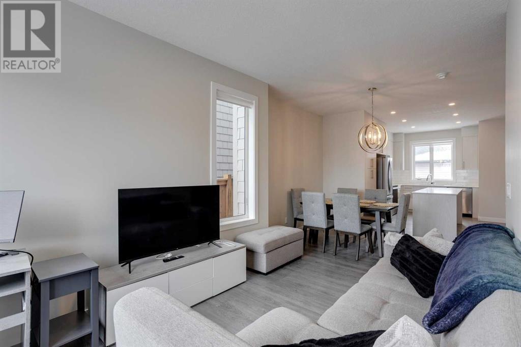 Property at 122 Homestead Boulevard NE image 3
