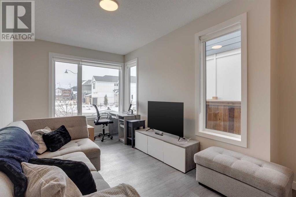 Property at 122 Homestead Boulevard NE image 2