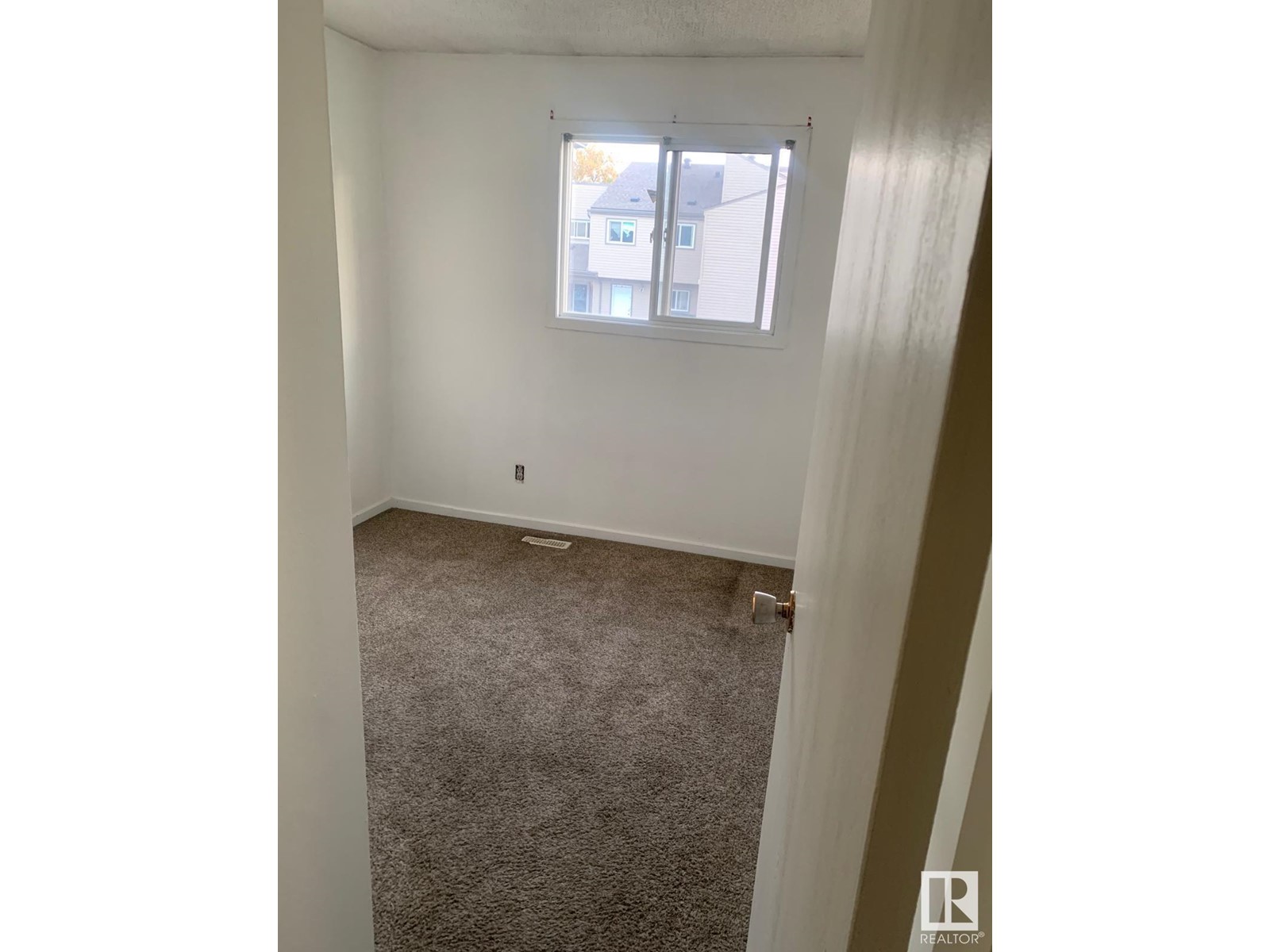 Property at 1750 LAKEWOOD S NW image 3