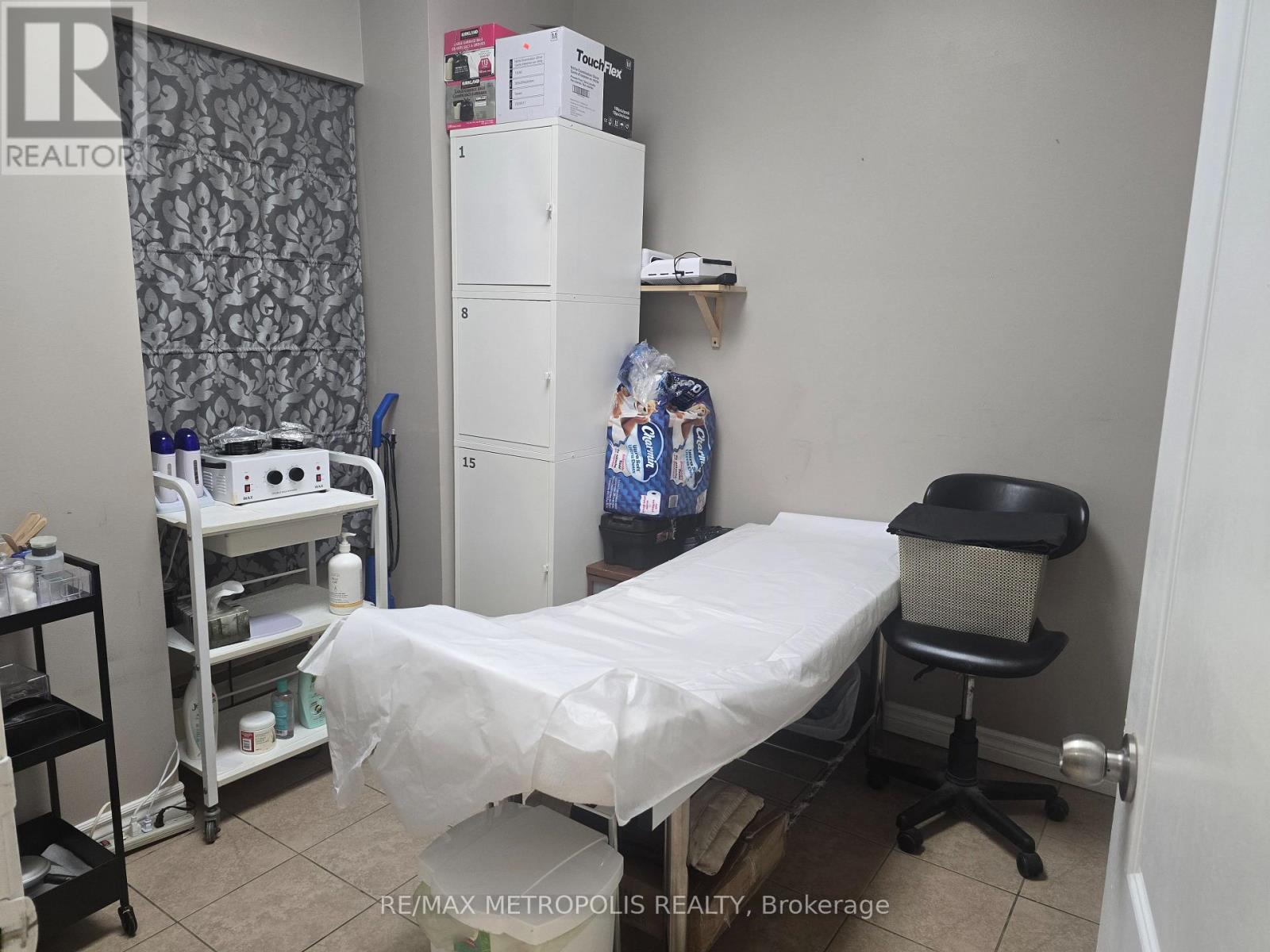 4823 Leslie Street, Toronto, Ontario  M2J 2K8 - Photo 21 - C12084078