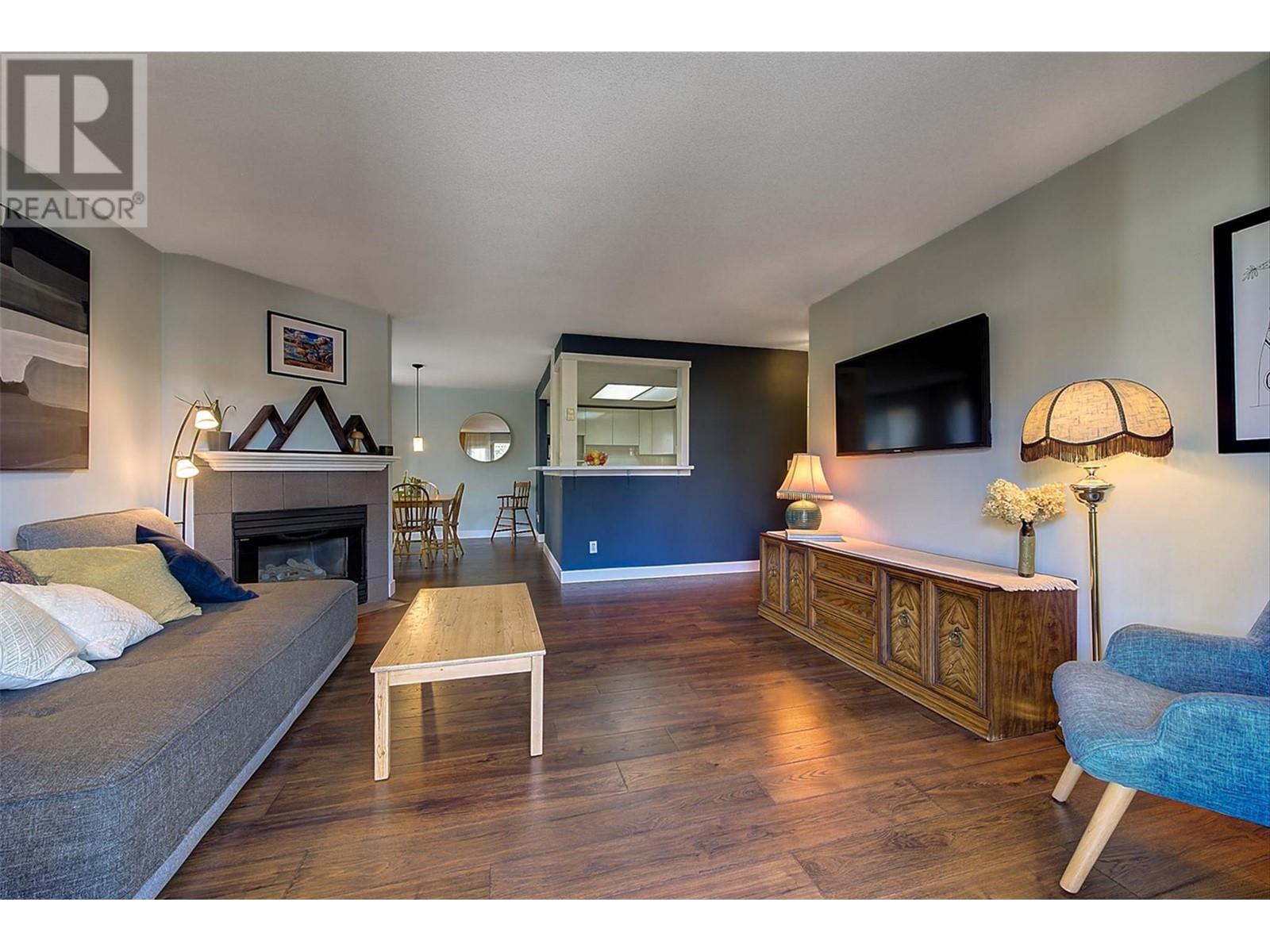 Property at 3175 DeMontreuil Court Unit# 215 image 4