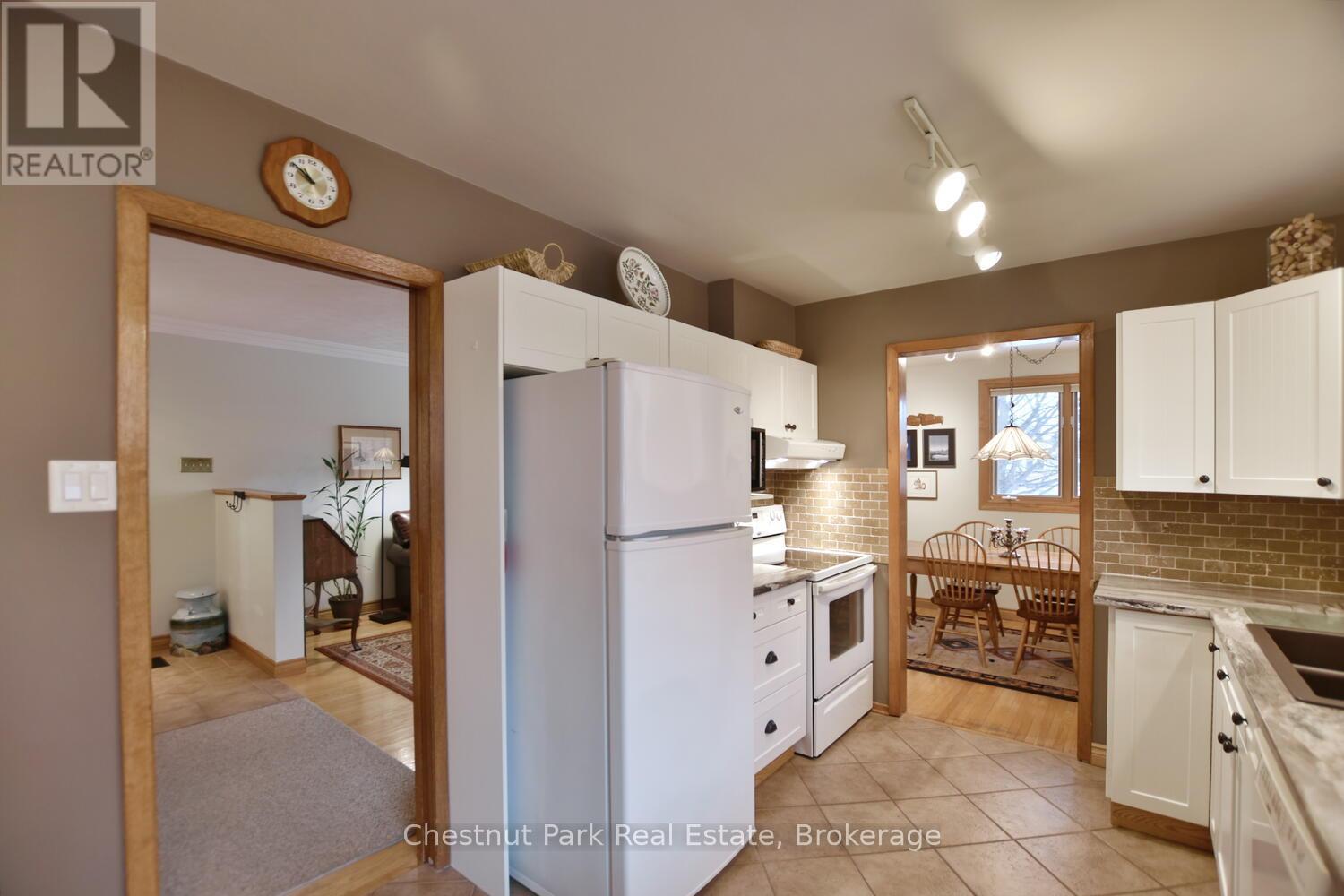 24 Ferguson Road, Collingwood, Ontario  L9Y 3A1 - Photo 9 - S12084128