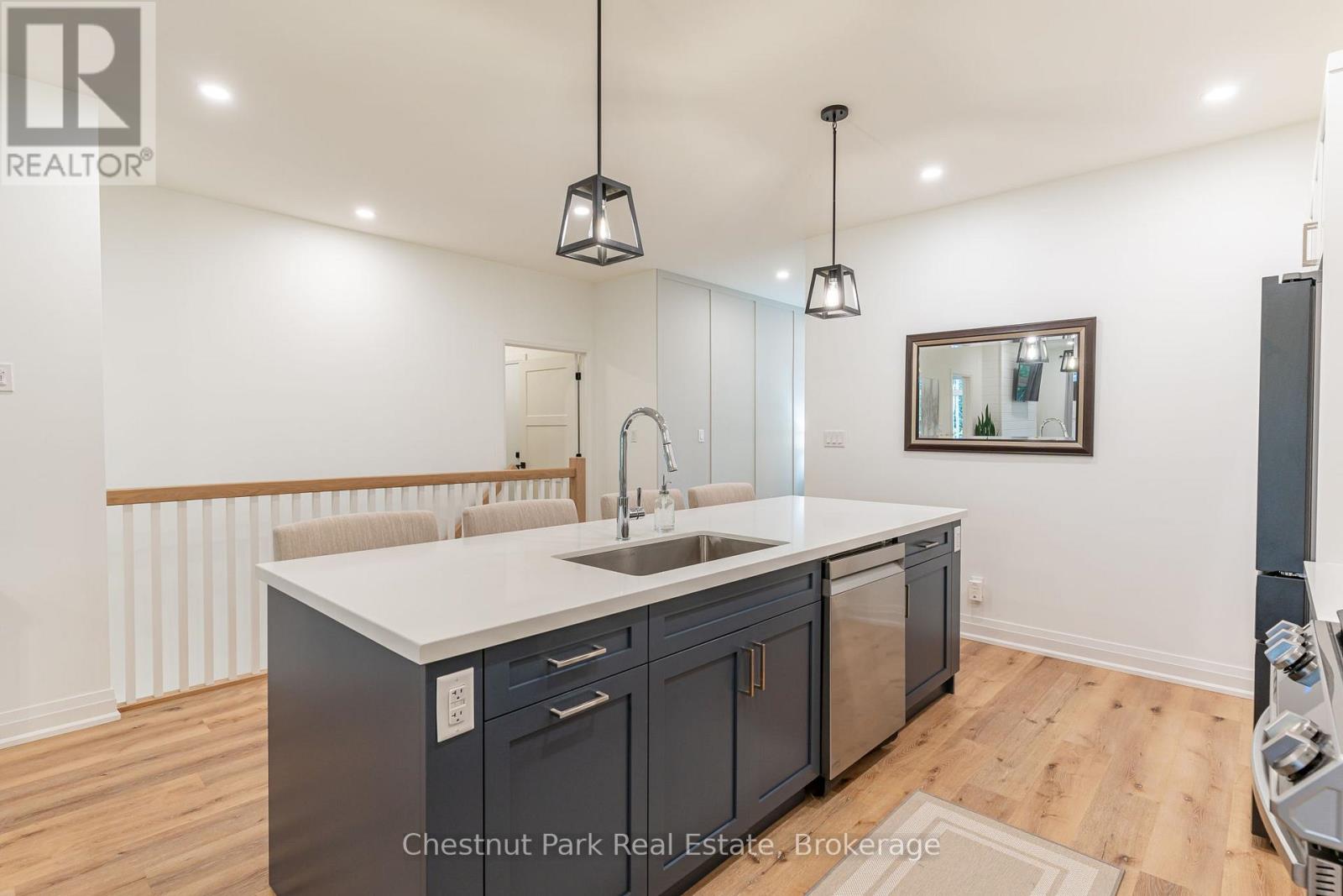 55 Jack Street, Huntsville, Ontario  P1H 0G4 - Photo 11 - X12084134