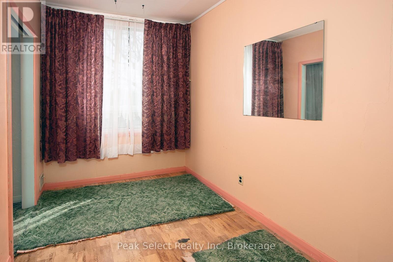 104 Robinson Street, St. Marys, Ontario  N4X 1C8 - Photo 10 - X12084269
