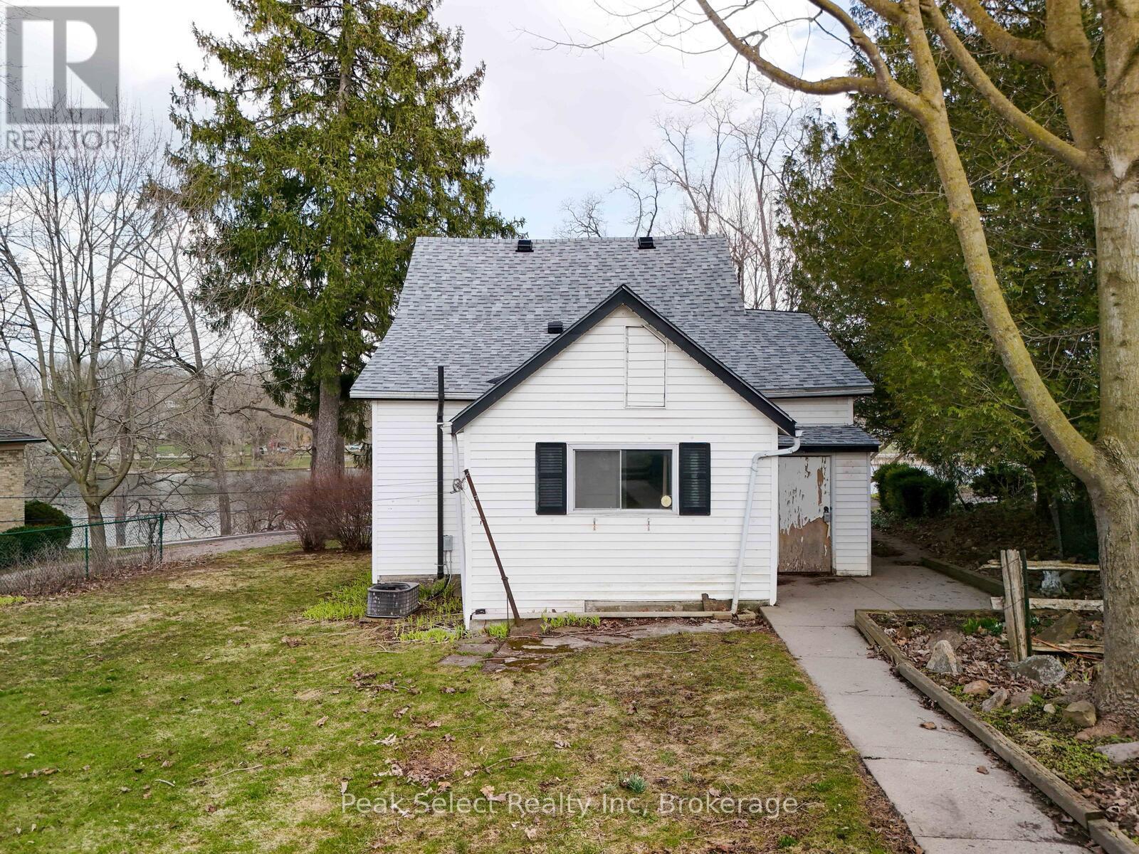 104 Robinson Street, St. Marys, Ontario  N4X 1C8 - Photo 15 - X12084269