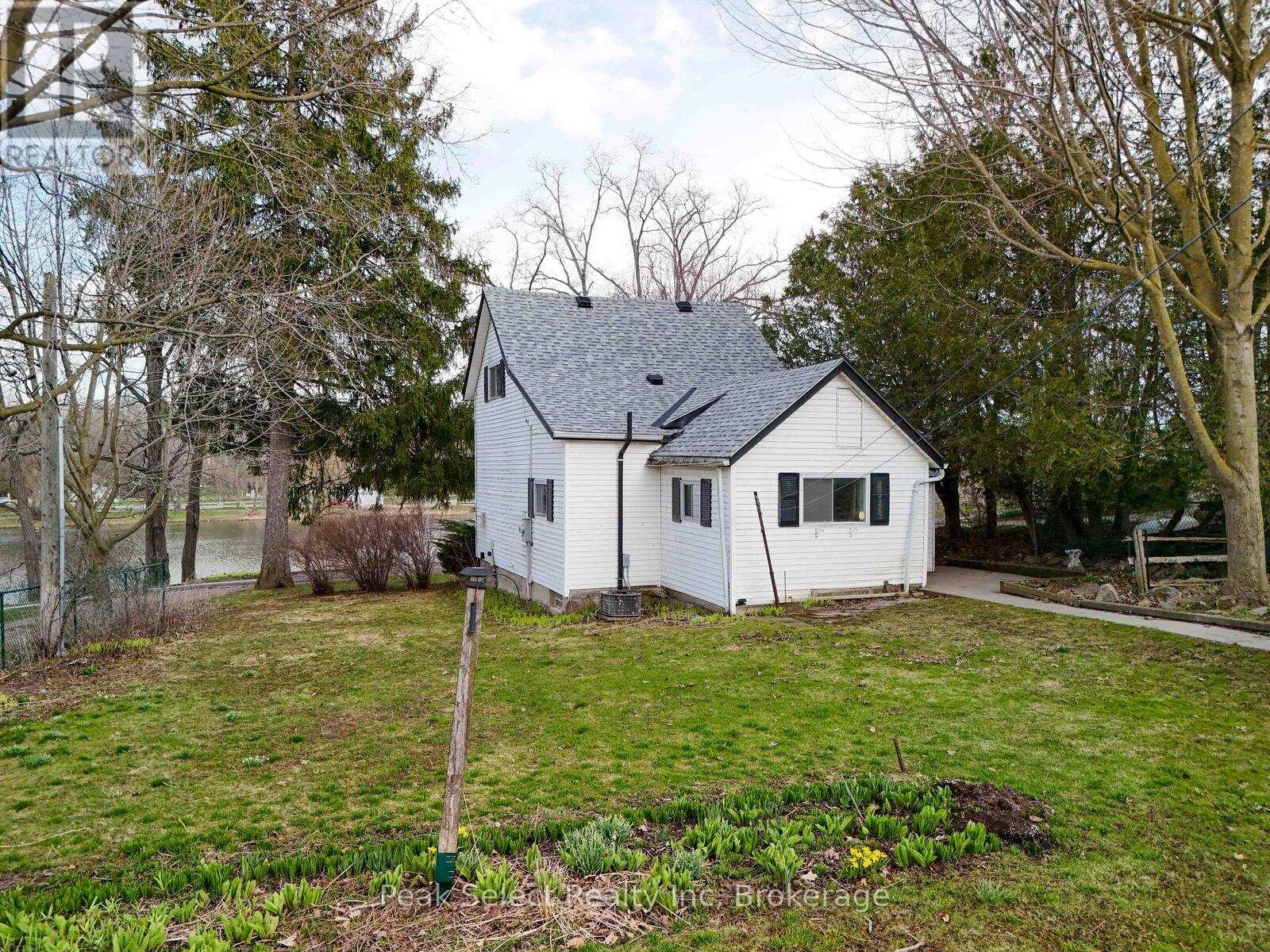 104 Robinson Street, St. Marys, Ontario  N4X 1C8 - Photo 16 - X12084269